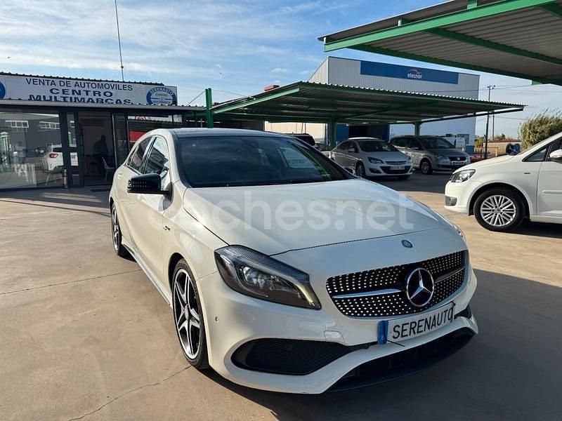 Usado Mercedes A220 AMG line 177 CV (130 kW) 2016 Blanco Berlina