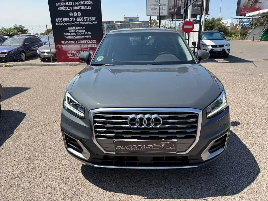 Usado Audi Q2 Advanced Plus 116 CV (85 kW) 2018 Gris SUV
