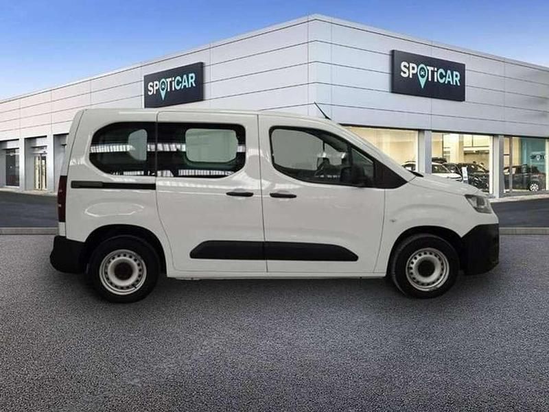 Usado Citroën Berlingo Live 103 CV (75 kW) 2019 Blanco Monovolumen