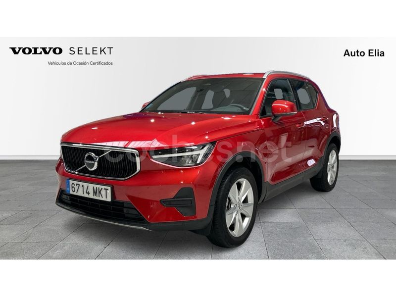 Rojo Usado 2023 Volvo XC40 Core SUV | 34.500 € (Precio justo) - Imagen 1/4