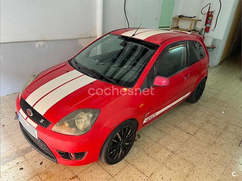 Rojo Usado 2006 Ford Fiesta Sport Berlina | 2700 € (Precio justo) - Imagen 1/4