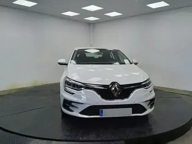 Usado Renault Mégane II Life 115 CV (84 kW) 2021 Blanco Berlina