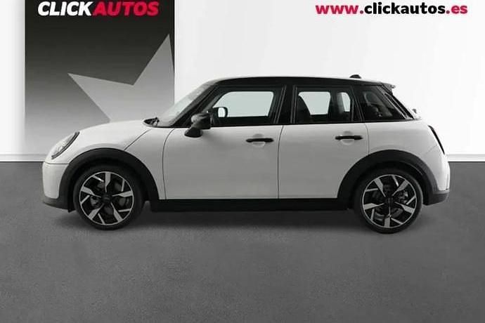 Usado Mini Cooper Classic 114 kW (156 CV) 2025 Rojo Utilitario