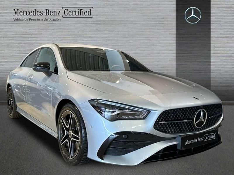Usado Mercedes CLA220 190 CV (139 kW) 2025 Plateado Berlina