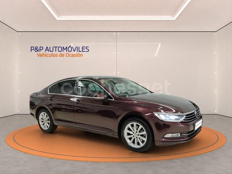 Granate Usado 2016 VW Passat Advance Berlina | 14.875 € (Un poco caro) - Imagen 1/4