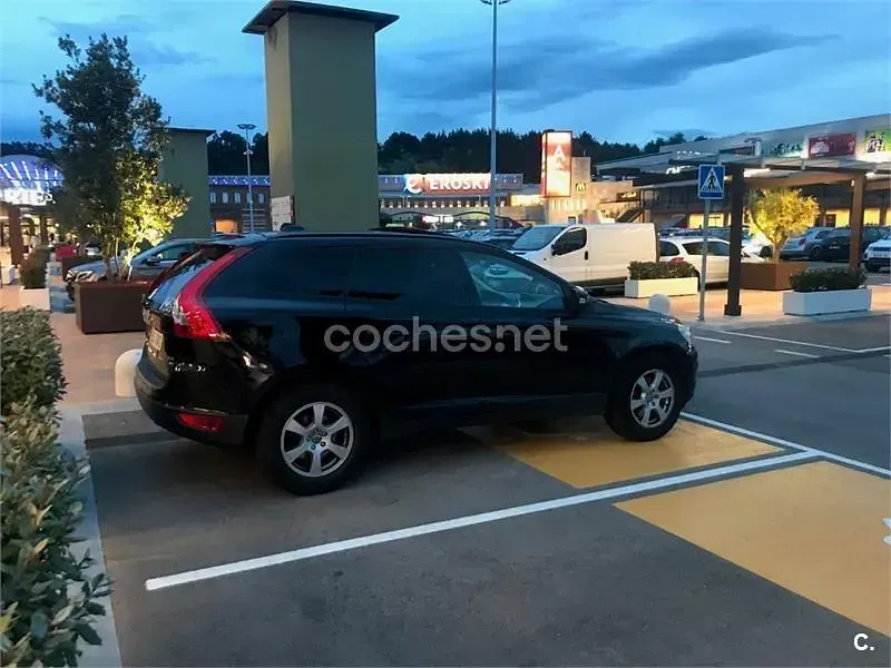 Usado Volvo XC60 Kinetic 163 CV (119 kW) 2009 Negro SUV