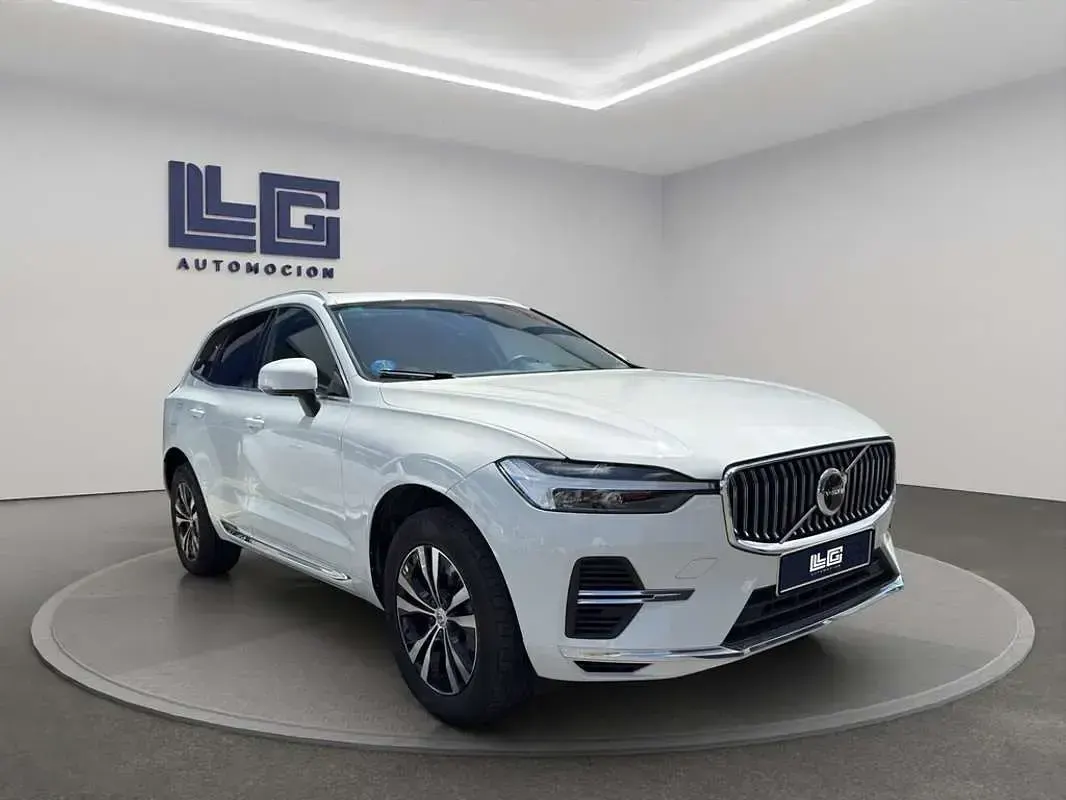 Usado Volvo XC60 Plus 351 CV (258 kW) 2022 Blanco SUV