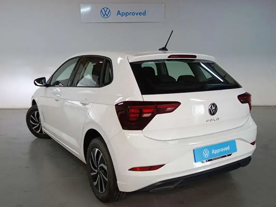 Usado VW Polo Life 95 CV (69 kW) 2023 Blanco Utilitario