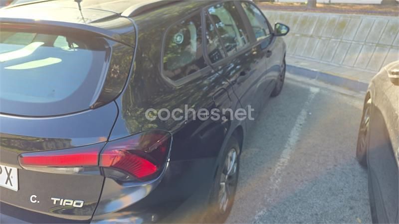 Negro Usado 2018 Fiat Tipo Lounge Familiar | 5899 € (Precio justo) - Imagen 1/4
