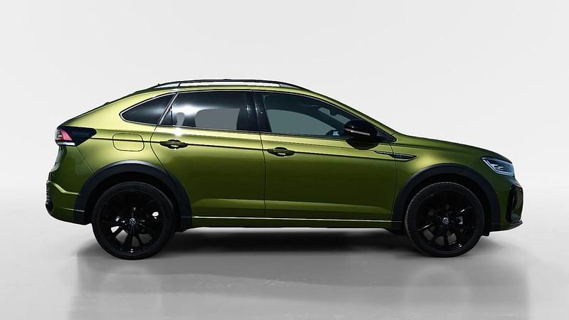 Usado VW Taigo R-line 110 CV (80 kW) 2024 Gris / plata SUV