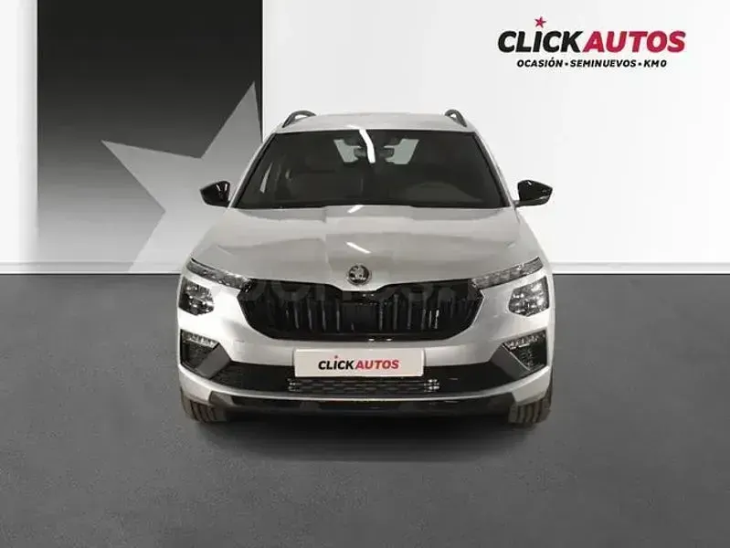 Usado Skoda Kamiq Sport 115 CV (84 kW) 2025 Gris / plata SUV