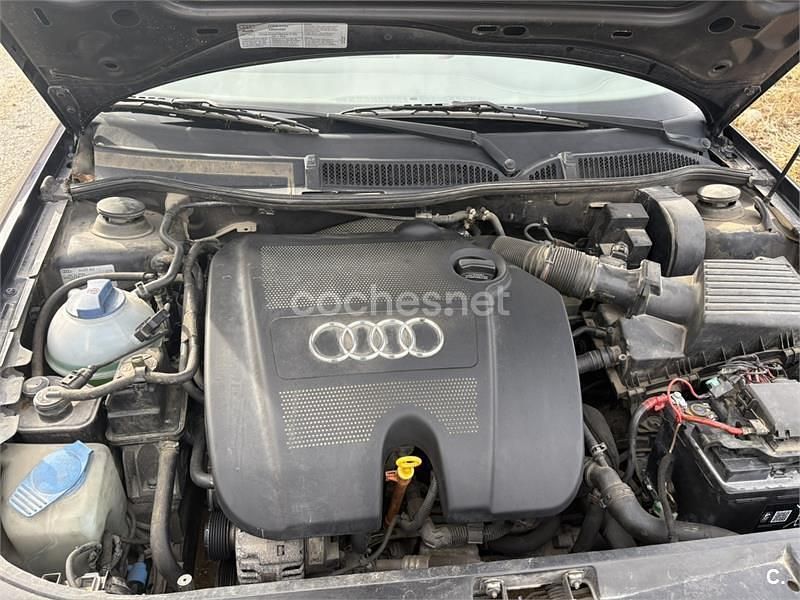 Usado Audi A3 Attraction 102 CV (75 kW) 2002 Negro Utilitario