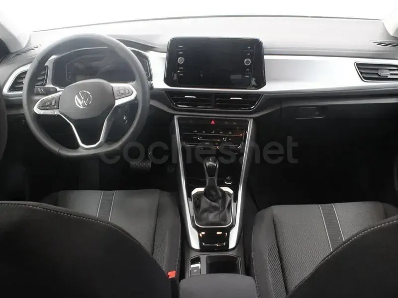 Usado VW T-Roc Life 150 CV (110 kW) 2024 Gris SUV