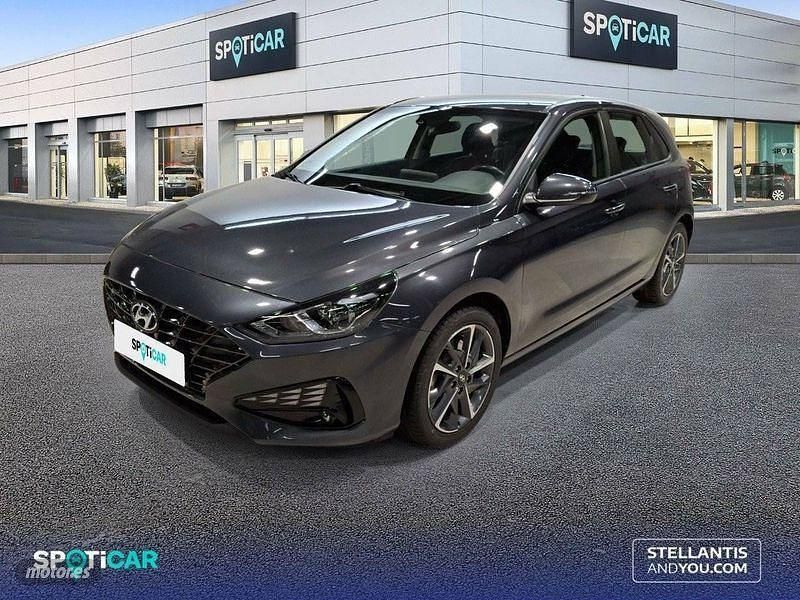 Gris Usado 2021 Hyundai i30 Berlina | 15.490 € (Precio justo) - Imagen 1/4
