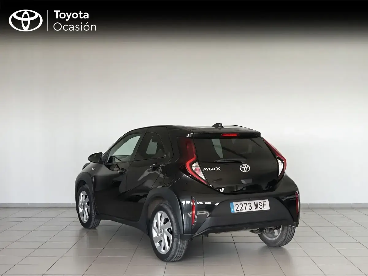 Usado Toyota Yaris Active 116 CV (85 kW) 2025 Gris Utilitario