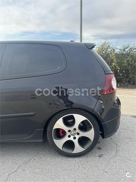Usado VW Golf V GTI 200 CV (147 kW) 2007 Negro Berlina