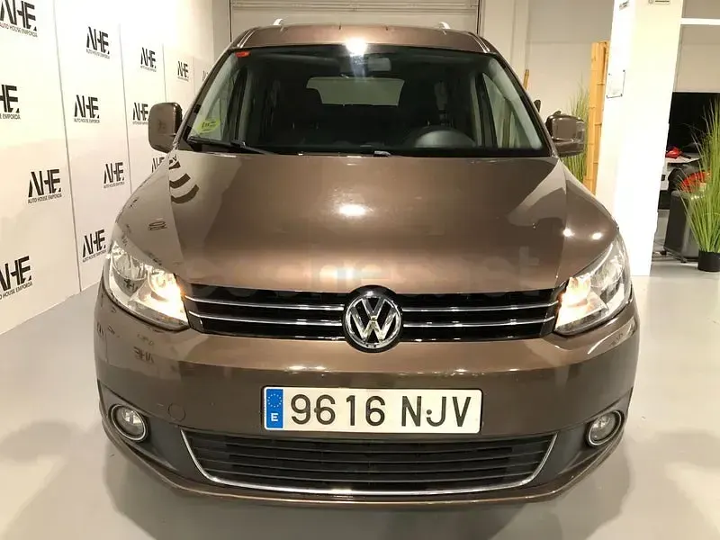Usado VW Caddy Comfortline 102 CV (75 kW) 2015 Marrón Monovolumen