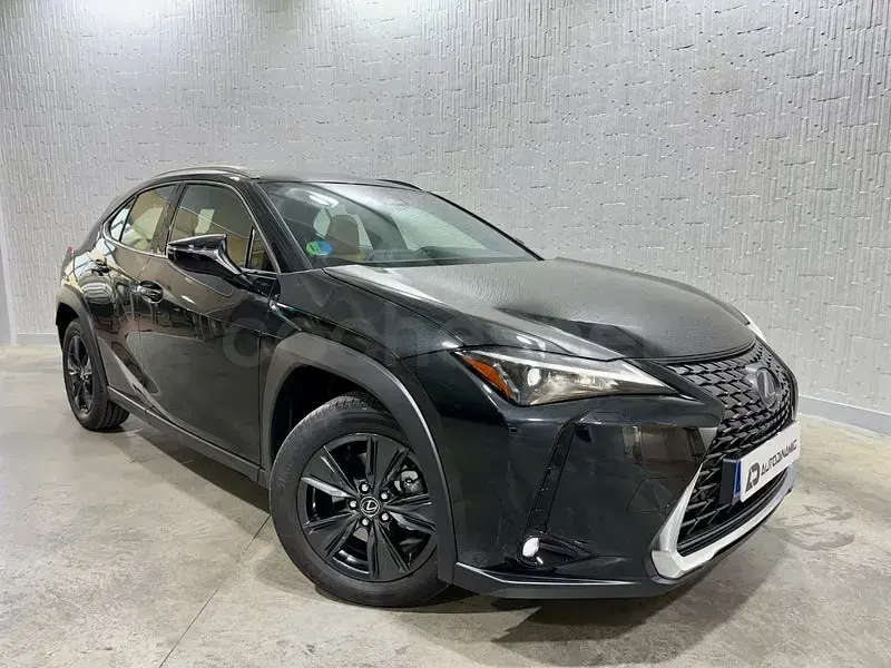 Usado Lexus UX 199 CV (146 kW) 2026 Negro SUV