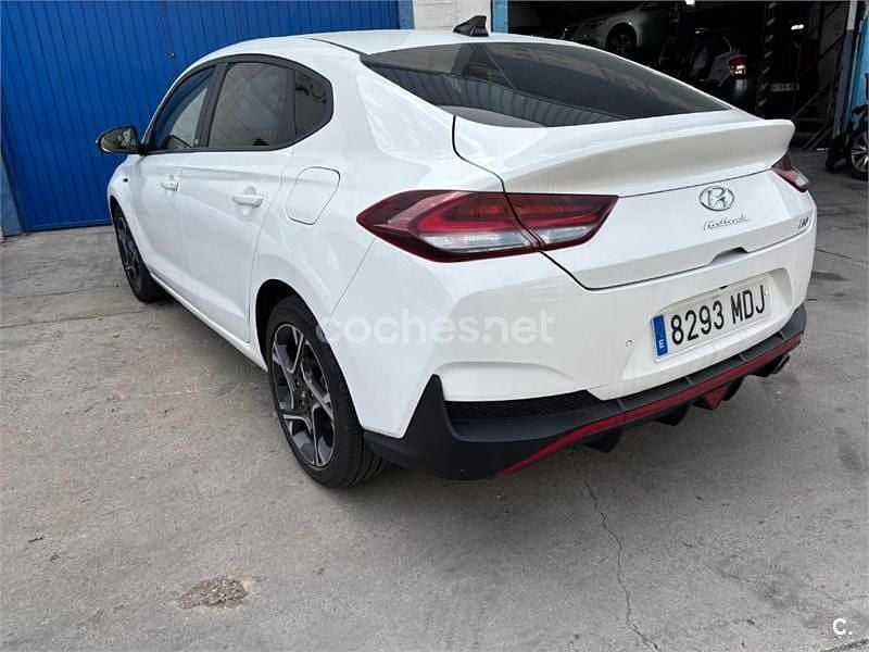 Usado Hyundai i30 N Line 120 CV (88 kW) 2023 Blanco Berlina