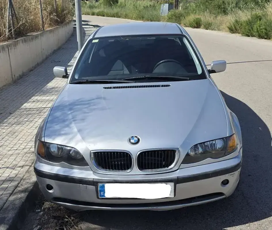 Usado BMW 320 150 CV (110 kW) 2002 Plateado Berlina