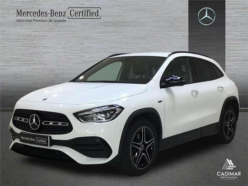 Usado Mercedes GLA250 AMG line 218 CV (160 kW) 2020 Blanco SUV