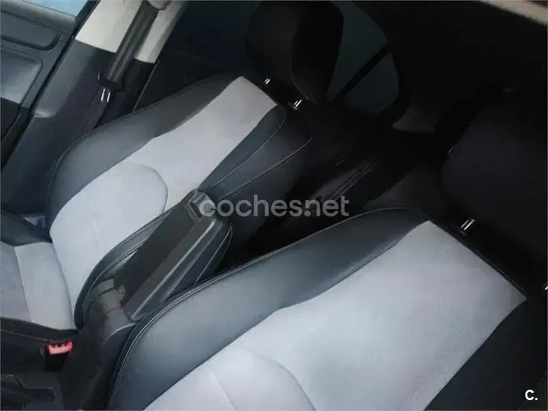Usado Seat Toledo 90 CV (66 kW) 2016 Gris / plata Utilitario