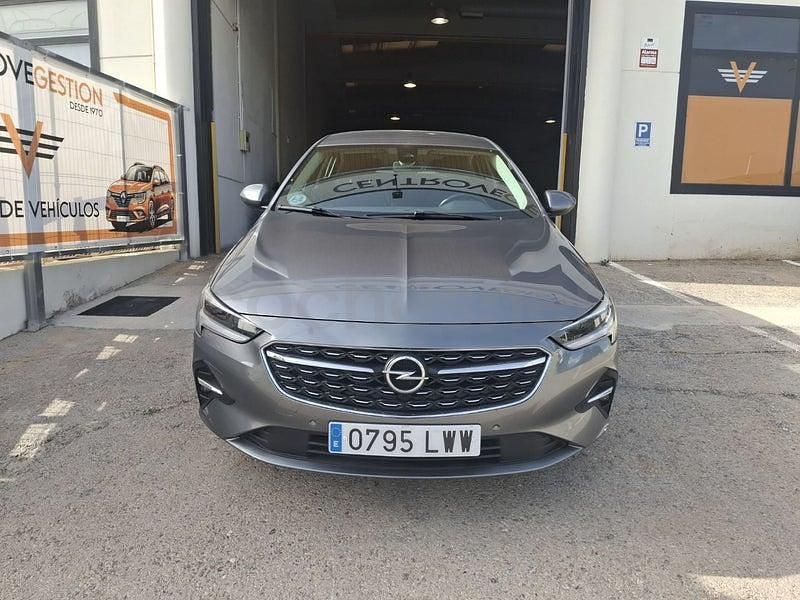 Usado Opel Insignia Business 170 CV (125 kW) 2022 Gris / plata Berlina