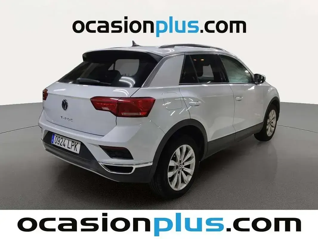 Usado VW T-Roc Advance 110 CV (80 kW) 2021 Gris plata SUV