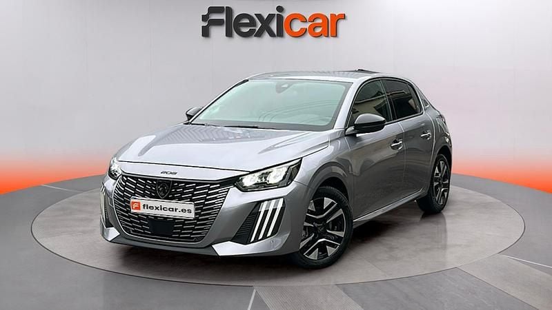 Usado Peugeot 208 Allure 101 CV (74 kW) 2025 Gris Utilitario