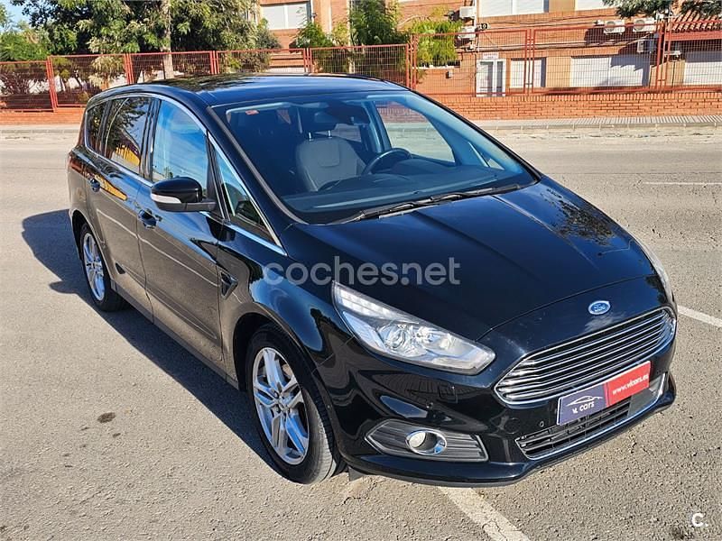 Usado Ford S-MAX Titanium 180 CV (132 kW) 2017 Negro Monovolumen