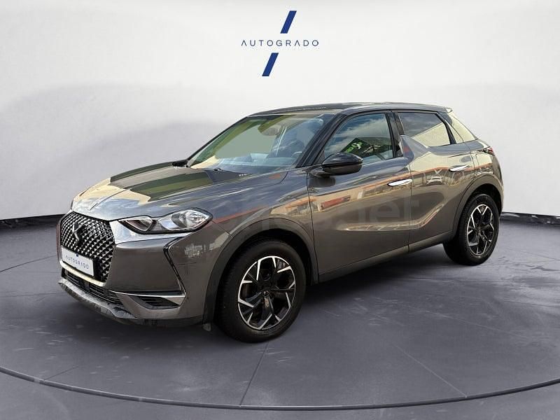 Usado DS Automobiles DS3 Crossback So Chic 110 CV (80 kW) 2021 Gris / plata SUV