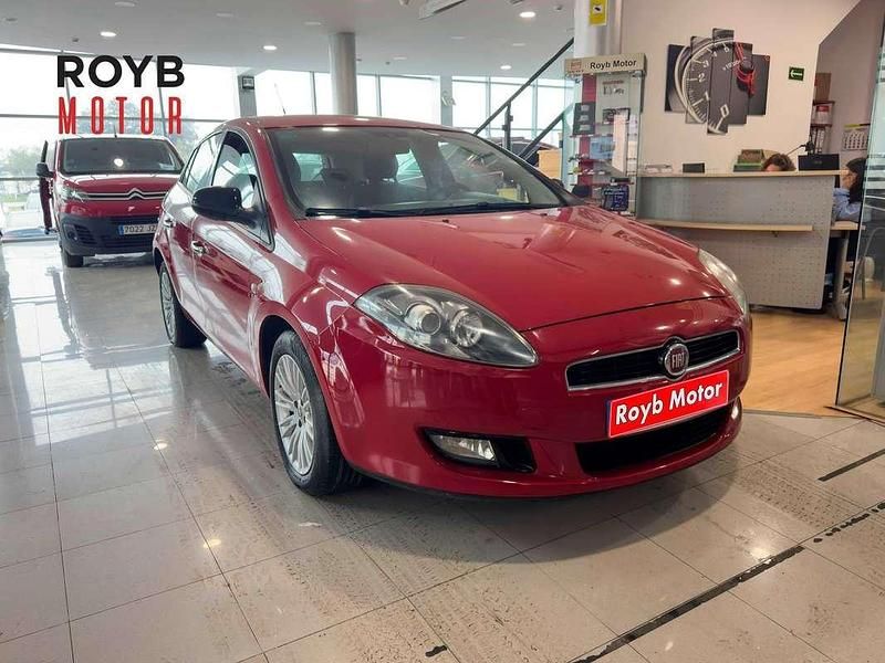 Usado Fiat Bravo Easy 90 CV (66 kW) 2013 Rojo Utilitario