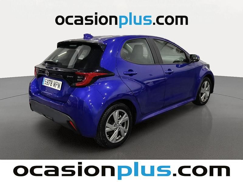 Usado Toyota Yaris Hybrid Active 116 CV (85 kW) 2024 Azul Berlina