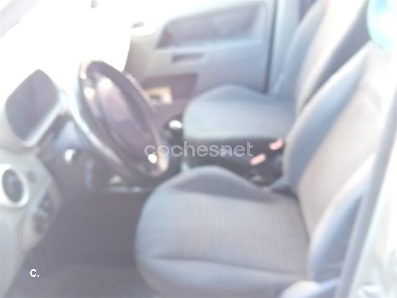 Usado Ford Fusion 68 CV (50 kW) 2003 Gris / plata Utilitario