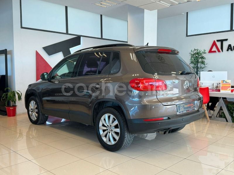 Usado VW Tiguan Business 140 CV (102 kW) 2013 Marrón SUV