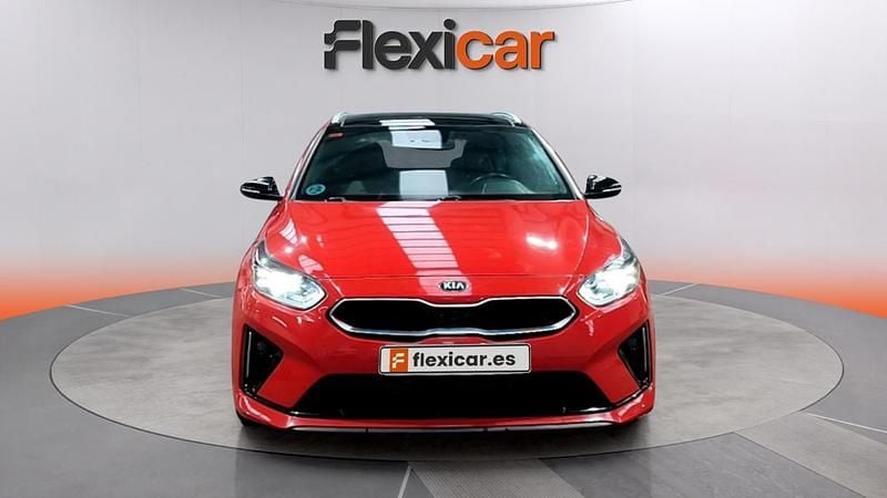 Usado Kia Ceed GT GT-Line 120 CV (88 kW) 2019 Rojo Familiar