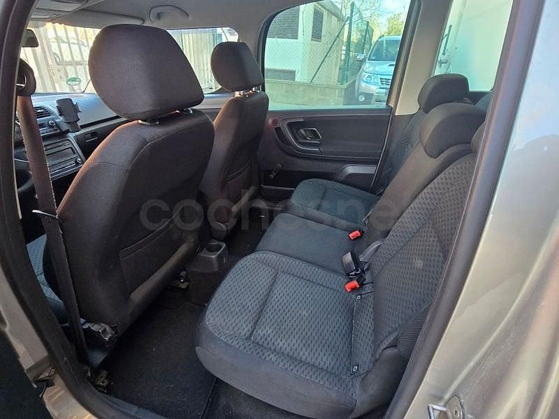 Usado Skoda Roomster Ambition 86 CV (63 kW) 2012 Gris / plata Monovolumen