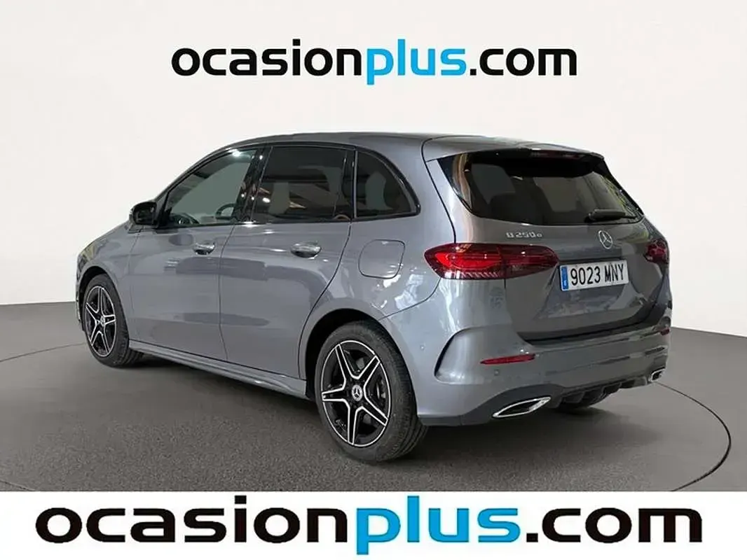 Usado Mercedes B250 218 CV (160 kW) 2024 Gris Utilitario