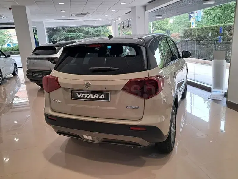 Nuevo Suzuki Vitara 110 CV (80 kW) 2026 Naranja SUV