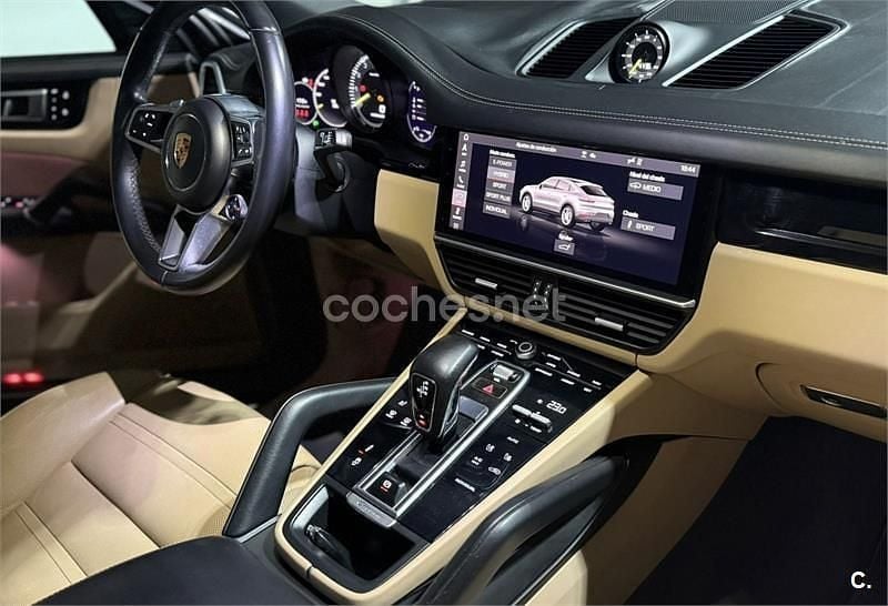 Usado Porsche Cayenne Coupe 462 CV (339 kW) 2021 Gris / plata Coupe