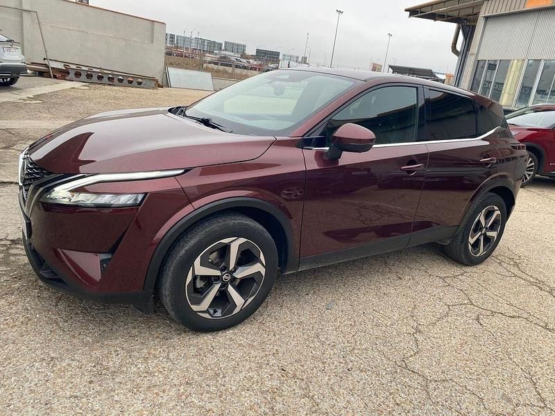 Usado Nissan Qashqai N-Connecta 140 CV (102 kW) 2022 Rojo SUV