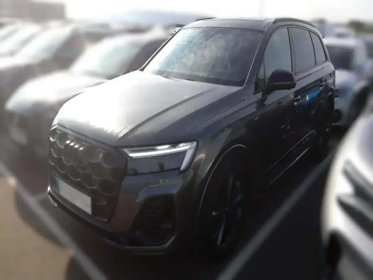 Usado Audi Q7 286 CV (210 kW) 2025 Granate SUV