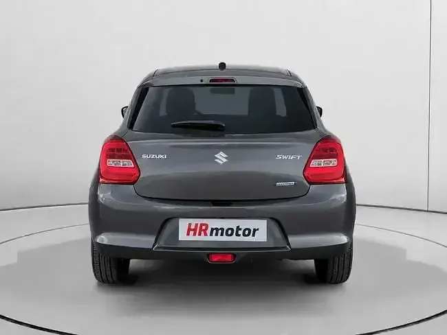 Usado Suzuki Swift 83 CV (61 kW) 2023 Gris Utilitario