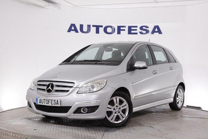Plateado Usado 2011 Mercedes B180 Monovolumen | 5800 € - Imagen 1/4