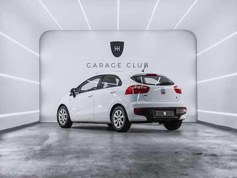 Usado Kia Rio 84 CV (61 kW) 2016 Blanco Utilitario