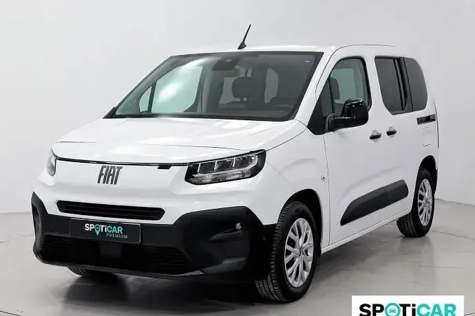 Usado Fiat Doblò 100 CV (73 kW) 2025 Blanco Monovolumen