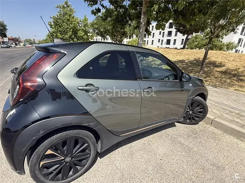 Usado Toyota Aygo X 72 CV (52 kW) 2023 Verde SUV
