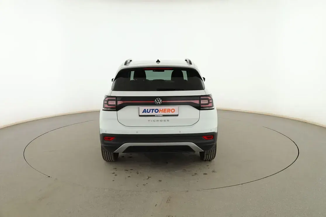 Usado VW T-Cross Advance 110 CV (80 kW) 2021 Blanco SUV