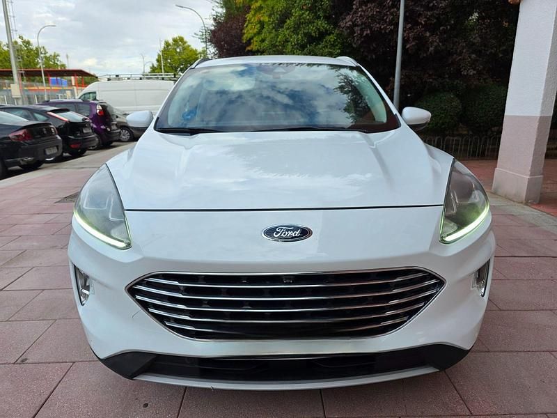 Usado Ford Kuga Titanium 225 CV (165 kW) 2020 Blanco SUV