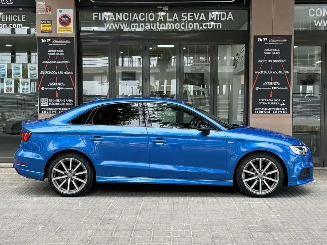 Usado Audi A3 S-line plus 116 CV (85 kW) 2018 Azul Berlina